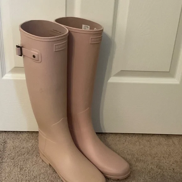 Hunter Women's Blush Rain Boots - Picture 3 of 5